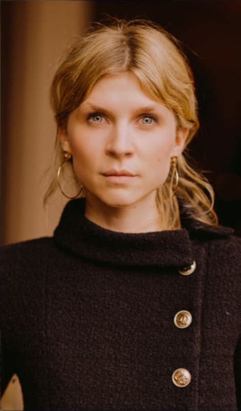 The literary questionnaire of Clémence Poésy .